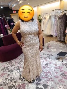 Stunning Gold Sequined Formal Dress - Mother of the Bride / Gala (Worn 1x)
